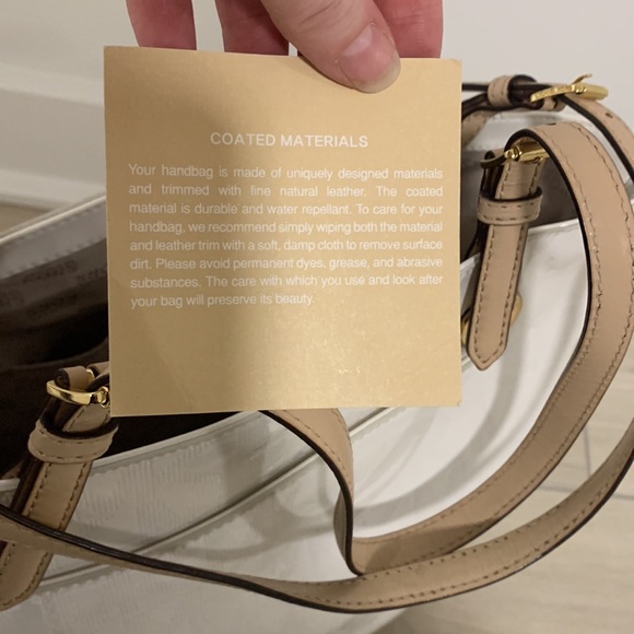 Michael kors shiny white purse - Picture 7 of 8